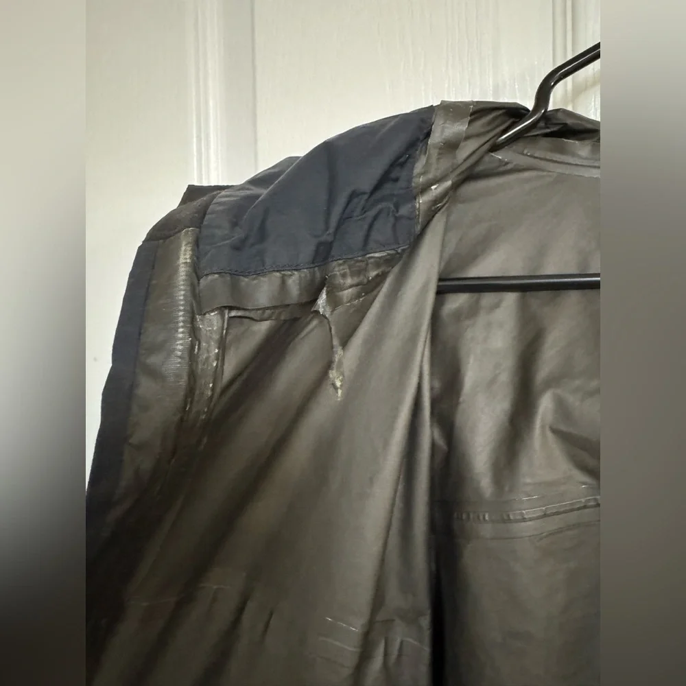 Patagonia M’s Super Cell Jacket – GORE-TEX Paclite® – Size M – Black - Picture 10 of 16